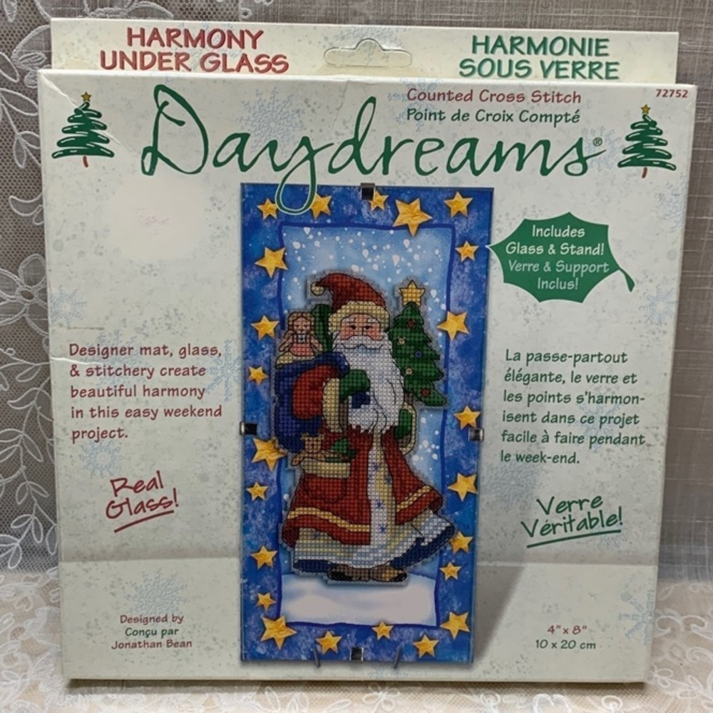 2001 Dimensions Day dreams cross stitch kit 72752 santa 4"x 8" w/stand & glass